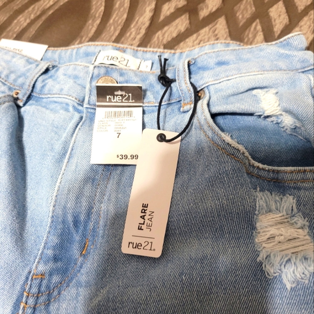 Rue21 Size 7 juniors stone washed denim bell bottoms. - Picture 10 of 10